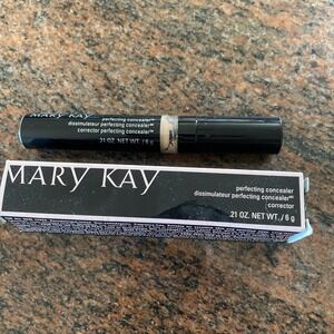 Mary Kay Deep Beige Perfecting Concealer 092194 Size .21 Oz New in Box Retired